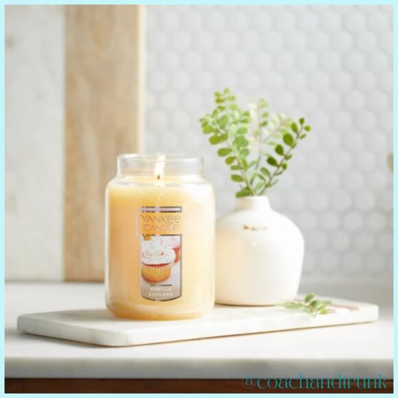 22 OZ Yankee Candle Vanilla Cupcake Jar Candle NWT - Picture 4 of 7